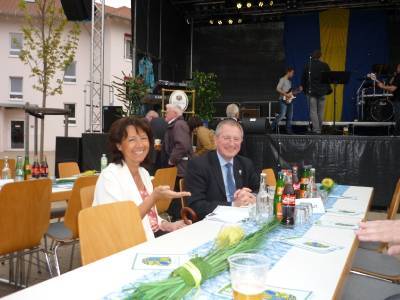 1. Erlenseer Stadtfest vom 27.-29.04.2012 - 1. Erlenseer Stadtfest vom 27.-29.04.2012