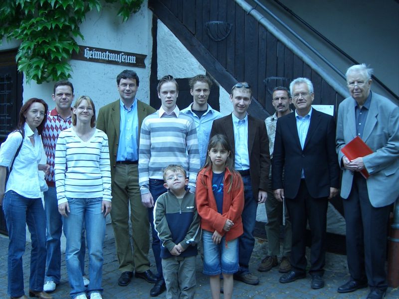 Besuch des Erlenseer Heimatmuseums gemeinsam mit Landtagsabgeordnetem Aloys Lenz (2.von rechts) und CDU- Bürgermeisterkandidat Dr. Frank Theisen (4. von links)