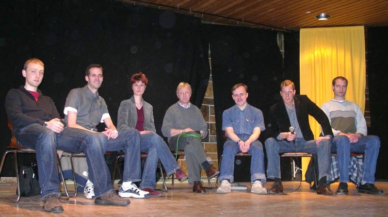 Diskussionsrunde über politische Jugendorganisationen (1. von links: Max Schad)